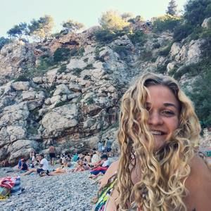 Meet your Posher, Jillian